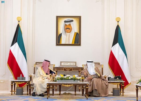 ولي عهد دولة الكويت يستقبل وزير الخارجية الأمير فيصل بن فرحان
