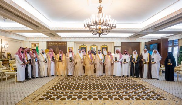 سمو أمير منطقة القصيم بحضور سمو نائبه يكرم مديري إدارات ومكاتب التعليم بالمنطق