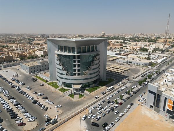 مركز الأورام بالقصيم ينجح في استئصال ورم يتجاوز 30 سم من بطن سيدة ستينية