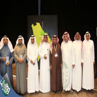 بحضور مدير النشاط الطلابي الثقافي بالوزارة "مسرحية"ميلاد"بثانوية الإمام الأوزاعي