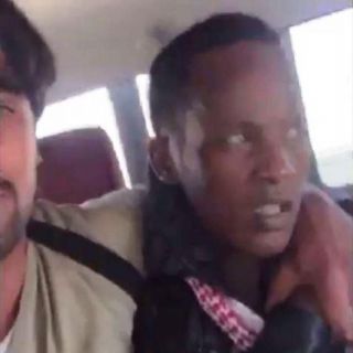 شرطة الرياض توقع بصاحب مقطع فيديو ظهرفيه يحمل سلاح مدعياًالقبض على مهرب عاملات