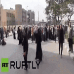 فديو - مجهول يدهس بسيارته حشد من الفتيات المؤيدات للاخوان بالقاهرة