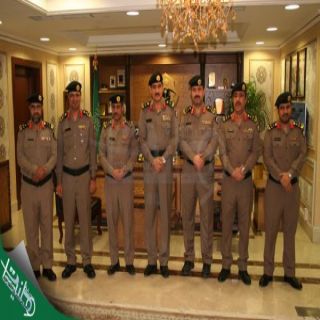 مدير شرطة #جدة يُقلد قيادات الشرطة بالمحافظة رتبهم الجديدة