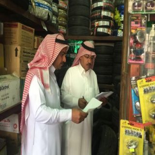 بالصور -جولة بلدية بلجرشي تُصادر وتتلف مواد تموينية غيرصالحة وتضبط عمالة مُخالفة لإنظمة صحة البيئة