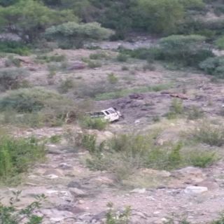 نجاة قائد مركبة هوت مركبته من منحدر جبلي بجبل أثرب بمُحافظة #بارق