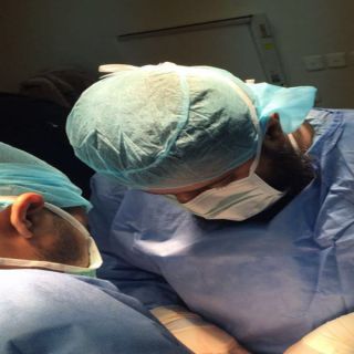 فريق طبي بمستشفى الخميس العام ينقذ حياة شاب تعرض لعدة طعنات في البطن