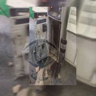 دوريات الأمن بـ #جدة تضبط شخص قام بالعبث بجهاز صراف آلي