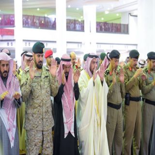 عقب الصلاة على الشهيد"حمود الحربي"أمير #القصيم رجال الأمن يقفون سداً منيعاً ضد كل من يحاول المساس بالوطن