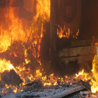 مدني #بريدة يُخمد حريق منزل يُستخدم لتخزين لاوزم الأفراح بحي المريديسية