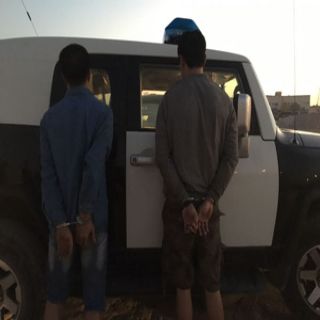 شرطة #الرياض توقع بحدثين في حي قُرطبة مُتهمين بتكسير وسرقة محتويات المركبات