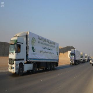 مركزالملك سلمان الإغاثة يوجه 17 شاحنة مُحملة بالمواد الإغاثية للأشقاء في #اليمن