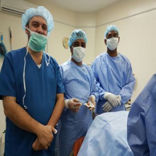في مستشفى #البرك فريق طبي يستأصل حصوتين كبيرتين من مثانة مريض ستيني