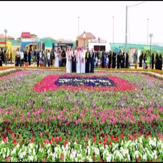 محافظ #عنيزة يفتتح مهرجان ألوان الربيع الأول على مستوى المنطقة