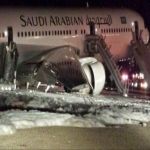 "المدينة" فديو - نجاة ركاب طائرة السعودية بعد الهبوط الأطراري في المدينة