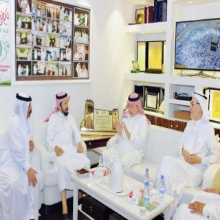 رئيس جميعة حفظ النعمة بتبوك يزور قناة الوسام ويبحث مع الأحمري اوجه التعاون