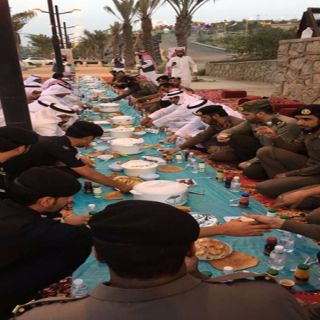 مُحافظ #بلجرشي يُشارك رجال الأمن وجبة الإفطار
