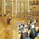 اقتصاديون يطالبون بالتشهير بالفاسدين وإحالة القضايا إلى المحاكم فورا