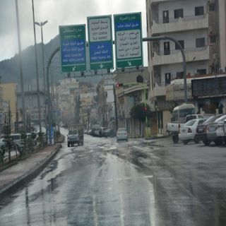 بالصور -الامطار والغيوم في #بلجرشي تستهوي المواطنين والزوار للخروج للتنزه