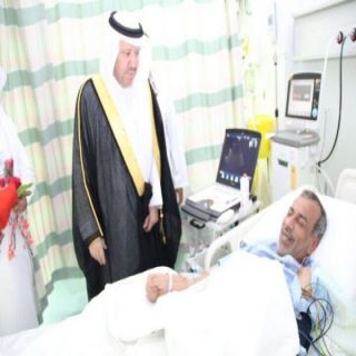 مُحافظ #بلجرشي يُعايد المرضى ونزلاء وحدة سجن المُحافظة