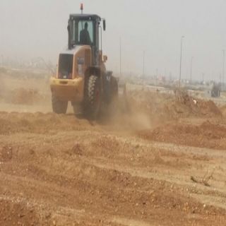 بالصور بلدية #بارق تستعيد قرابة (10)آلف متر مربع شرق مُصلى العيد