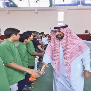 مُدير #تعليم_الرس يتفقد الملاعب المجمعة ويفتتح الصالة الرياضية