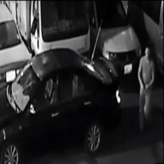 كمرات المراقبة تكشف تورط 12 شخصاً في سرقة محل جوالات في #محايل