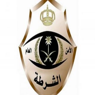القبض على مواطن مُتهم بسرقة مبالغ مالية وبطائق إعادة الشحن في #القنفذة