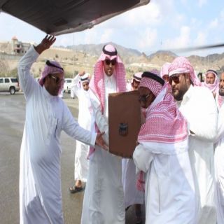 رئيس مركز بحر أبو سكينة يستقبل جثمان الشهيد العريف أحمد آل محفوظ