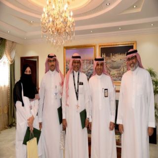 مُدير صحة #جدة يُكرم عددً من القيادات الصحية بمستشفى الملك فهد
