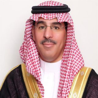 وزير الإعلام الدكتور العواد يوجه صحيفة عكاظ بمنع أحمد عدنان من الكتابة
