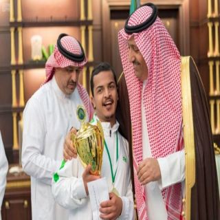 سمو أمير الباحة يستقبل رئيس ولاعبي نادي الباحة لذوي الاحتياجات الخاصة