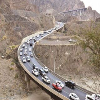 مرور عسير يوقف الشاحنات من 2 ظهراً وحتى12 مساءً بعقبتي شعار وضلاع