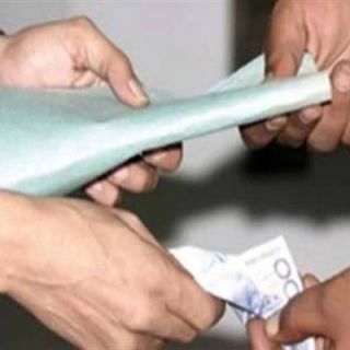 شاهد الإعلامي "العقيلي" يشتري ثلاث درجات علمية على الهوا مُباشرة