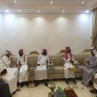 رئيس مركز ثلوث المنظر يُطمئن على صحة النائب "حسن الشهري" بمنزله