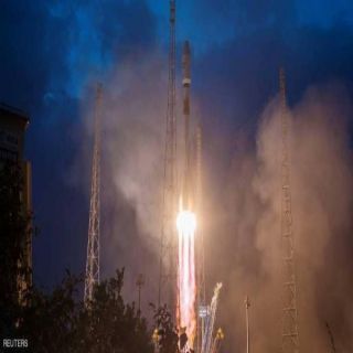 إنطلاق صاروخ يحمل (6) أقمار صناعية للإنترنت الفضائي فائق السرعة