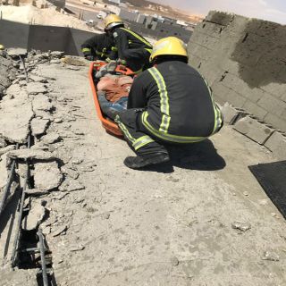 وفاة وإصابتين في إنهيار سقف مبنى تحت الإنشاء بحي المروج بـ #عرعر