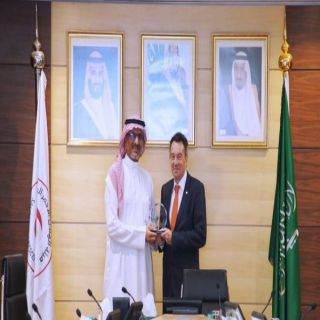 رئيس هيئة الهلال الاحمر يلتقي رئيس اللجنة  الدولية للصليب الاحمر