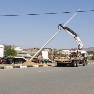 بلدية #بارق تواصل معالجة التشوه البصري وتزيل ١٥٠٠ملصق دعائي