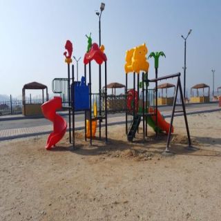 بلدية #بحر_أبو_سكينة تبدأ تركيب العاب الأطفال والأجهزة الرياضية في الحدائق العامة