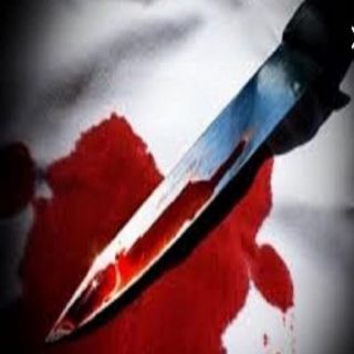 مواطن يقتل زوجته طعناً أمام منزلهما في #عسير