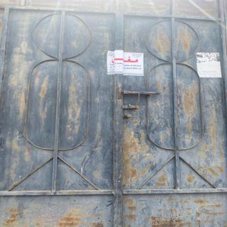 بلدية #بارق تُغلق موقع يُصنع مواد سائلة لتلميع المركبات بجمعة ربيعة