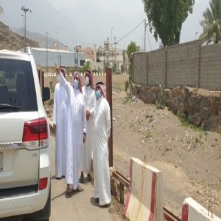 محافظ #المجاردة يقف على عدد من مشاريع البلدية