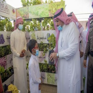 سمو الأمير فيصل بن مشعل يزور #مهرجان_العنب بمنطقة #القصيم