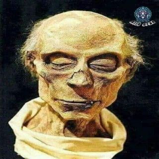فنان إيرلندي يعيد تشكيل ملامح وجه فرعون