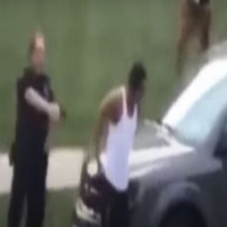 فيديو - لحظة إطلاق الشرطة الأميركية النار على رجل أسود