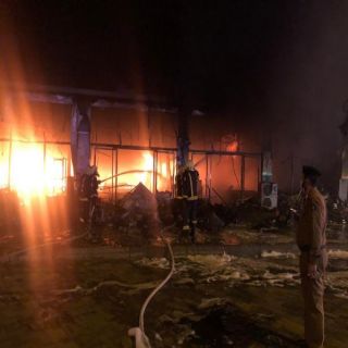 مدني #نجران يُخمد حريق بمركز تجاري بحي العريسة