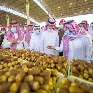 سمو أمير القصيم يزور #مهرجان_بريدة_للتمور بحضور معالي وزير الشؤون البلدية