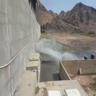 فرع البيئة والمياه في مكة يُعلن فتح بوابة سد وادي حلي في مُحافظة #القنفذة