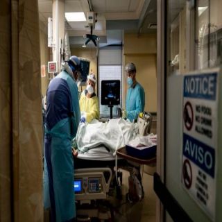 مستشفى أميركي يوقف مؤقتًا تطعيم #كورونا بسبب 4 حالات قال انها مُقلقة