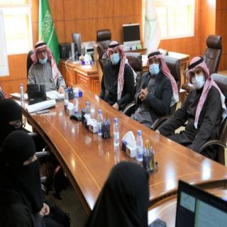 معالي رئيس جامعة الحدود الشمالية يدشن البوابة الإلكترونية لخريجي الجامعة